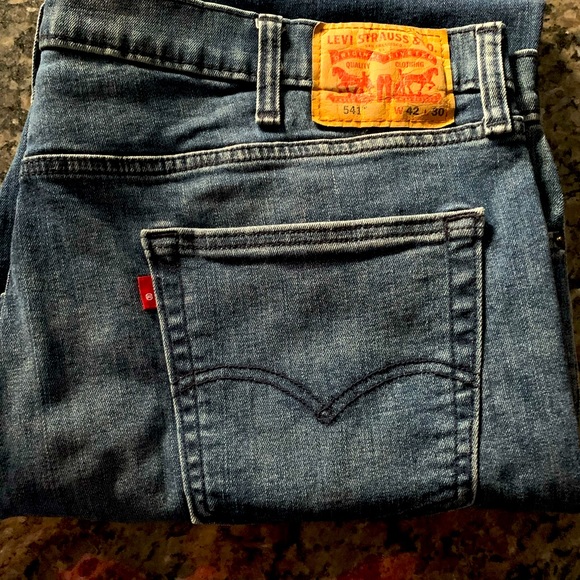 Levis 541 Jeans Mens Size 40x30 Dark Blue Denim Stretch Athletic tapered - Picture 2 of 7